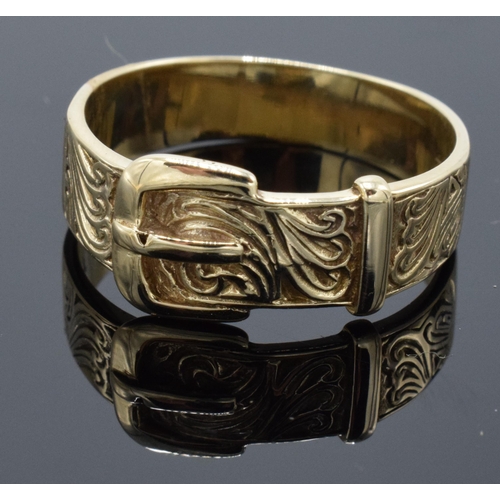 559 - A large Gentlemans 9ct gold ring in the form of a buckle. UK size Z+2. 6.2 grams.