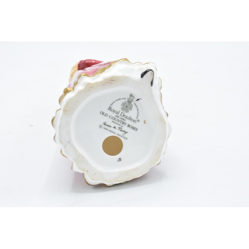 127 - Royal Doulton lady figure Old Country Roses HN3692. 20cm tall. In good condition with no obvious dam... 