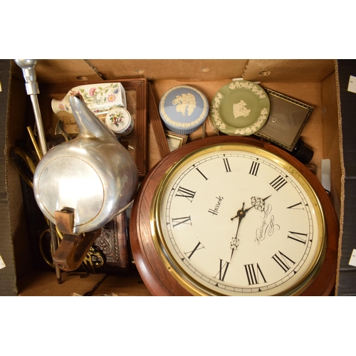 13 - A mixed collection of items to include Wedgwood Jasperware, vintage 20th century tails, fireside too... 