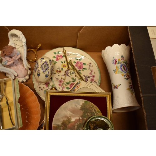 14 - A mixed collection of items to include a Wade pipe holder, Aynsley vase, Old Foley Chinese Rose cake... 