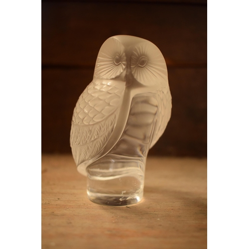 76 - A 20th century Lalique figure of an Owl with polished and frosted glass decoration. Signed 'Lalique ... 