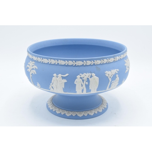 80 - Wedgwood blue Jasperware pedestal bowl. 22cm diameter. In good condition with no obvious damage or r... 