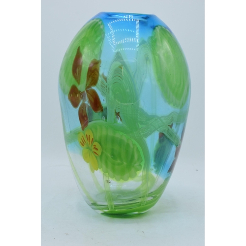 89 - A large studio art glass bulbous vase in the style of Murano 31cm tall. In good condition with no ob... 