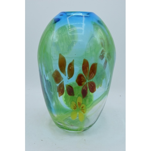 89 - A large studio art glass bulbous vase in the style of Murano 31cm tall. In good condition with no ob... 