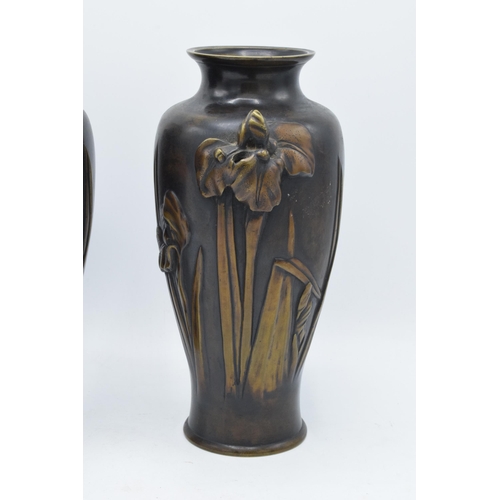 85A - A quality pair of late 19th century Japanese Meiji period
(1868 - 1912) patinated bronze vases
decor... 