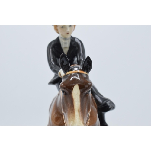 174 - Beswick Huntswoman 982. The piece appears to be in good condition however it has experienced restora... 