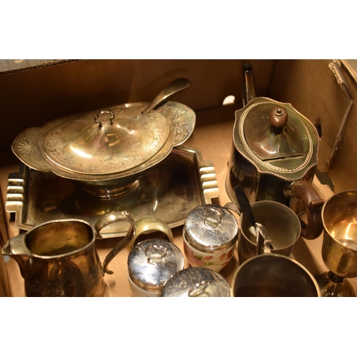 239 - A collection of silver plate and metalware to include a hallmarked silver topped glass jar, plated t... 