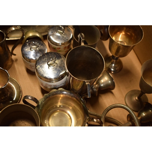 239 - A collection of silver plate and metalware to include a hallmarked silver topped glass jar, plated t... 