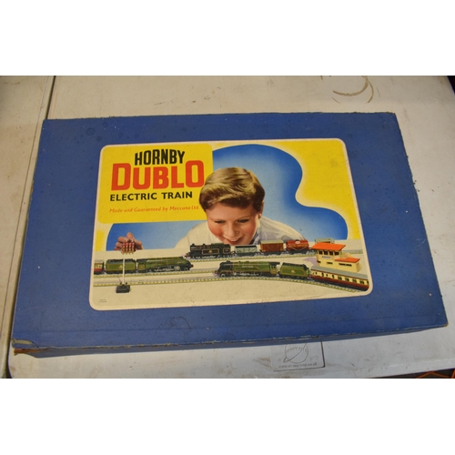 268 - Hornby (Meccano) Dublo electric train set Duchess of Montrose Gauge 00. All untested. Appears to be ... 