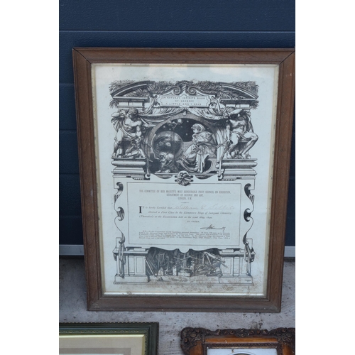 284 - A good collection of 19th and 20th century photo frames with subjects to include carved wooden examp... 