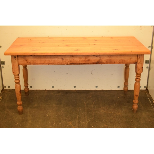 313 - A 20th century pine kitchen table. 152 x 70 x 78cm tall. In good functional condition with signs of ... 