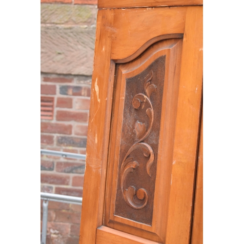 317 - An Edwardian satinwood wardrobe with central mirror. 107 x 43 x 187cm tall. In good condition with s... 