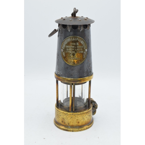 237 - The Protector Lamp & Lighting Co. Ltd Eccles Type SL safety miners lamp. In good condition with no o... 