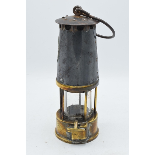 237 - The Protector Lamp & Lighting Co. Ltd Eccles Type SL safety miners lamp. In good condition with no o... 