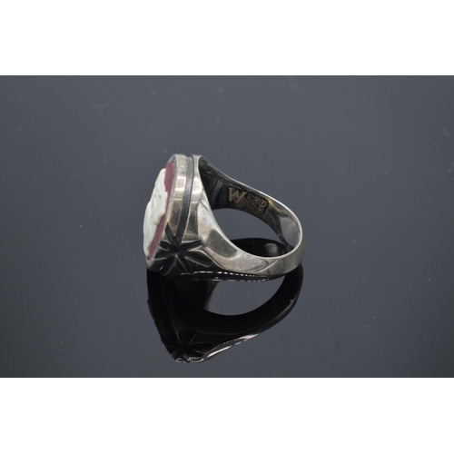 239 - Wedgwood Silver and crimson Jasperware bulldog ring. Size L. 8.2 grams. In good condition with no ob... 