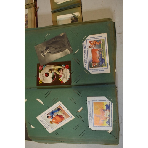 256 - A collection of post card albums to include British and foreign contents to include late 19th and 20... 