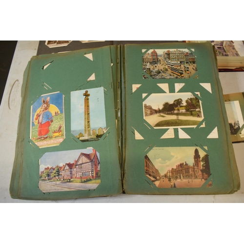 256 - A collection of post card albums to include British and foreign contents to include late 19th and 20... 