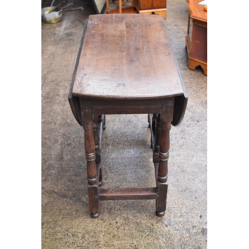 339 - An 18th century thick oak dropleaf gateleg table. 116 x 101 x 77cm tall when extended. In good condi... 