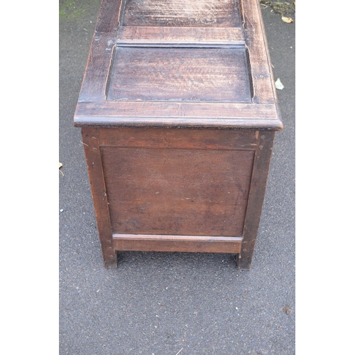 350 - A late 18th / early 19th century 3 panel oak coffer with hinged lid. 115 x 51 x 64cm tall. In good f... 