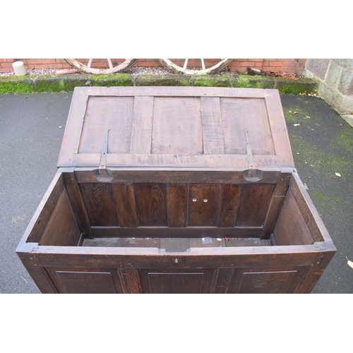 350 - A late 18th / early 19th century 3 panel oak coffer with hinged lid. 115 x 51 x 64cm tall. In good f... 