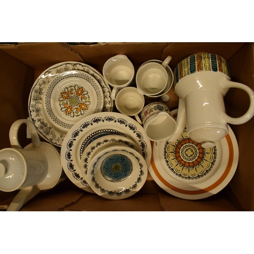 43H - A large collection of vintage mid century Broadhurst Ironstone Kathie Winkle tea and dinner ware to ... 