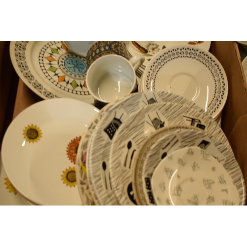 43I - A large collection of vintage mid century Broadhurst Ironstone Kathie Winkle tea and dinner ware, Mi... 