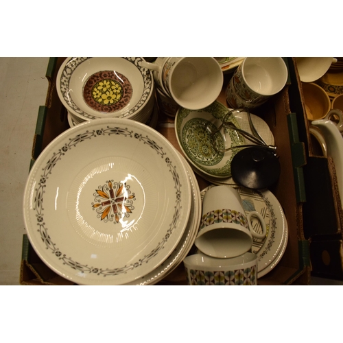 43L - An extensive collection to mainly consist of vintage mid century pottery tea and dinner ware to incl... 