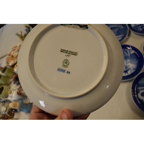 52 - A collection of Royal Copenhagen Christmas plates to include 1970, 71, 74, 74, 75, 77, 78, 81, 82, 8... 