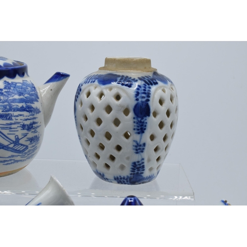 56 - Group of oriental blue & white ceramics: Includes Chinese tea pot, 2 x Japanese tea or saki pots, pi... 