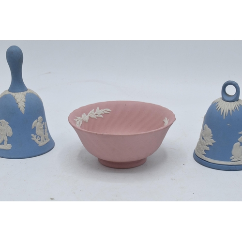 87 - A collection of Wedgwood Jasperware to include a pink bowl and blue examples together with a Beswick... 