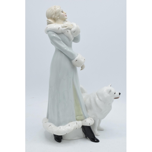 139A - Royal Doulton Reflections figure A Winter's Walk HN3052. In good condition with no obvious damage or... 