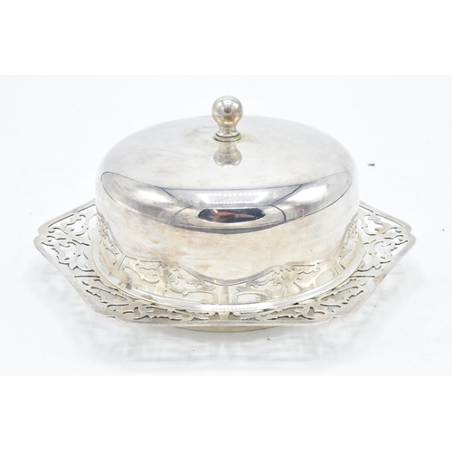 311 - Silver plated muffin dish with glass insert. 15cm diameter.