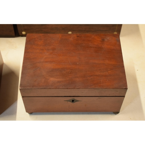 322 - A collection of 4 late 19th / early 20th century wooden jewellery boxes / caddies, some with Mother ... 