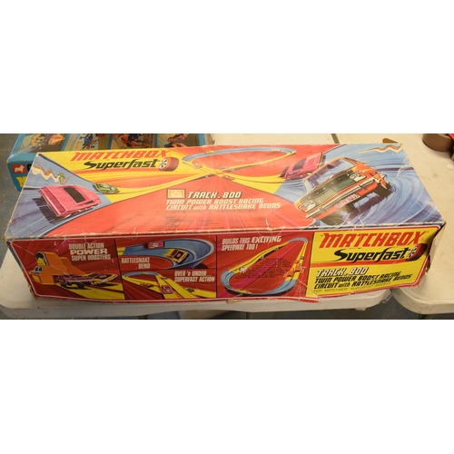 328 - Matchbox Superfast Track.800 Twin Power Boost Racing Circuit. Untested. Please check the photos as t... 