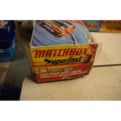 328 - Matchbox Superfast Track.800 Twin Power Boost Racing Circuit. Untested. Please check the photos as t... 