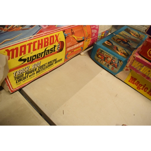 328 - Matchbox Superfast Track.800 Twin Power Boost Racing Circuit. Untested. Please check the photos as t... 