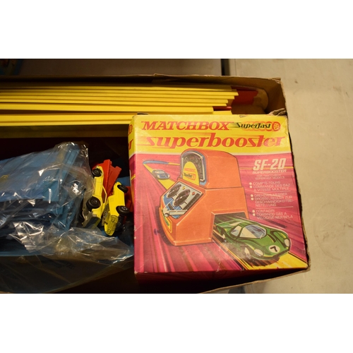 328 - Matchbox Superfast Track.800 Twin Power Boost Racing Circuit. Untested. Please check the photos as t... 