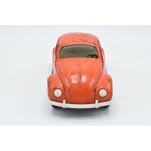 346 - 1960s Tonka VW Beetle car with 52680 stamped on underside, clip for axle/rear left wheel damaged inc... 