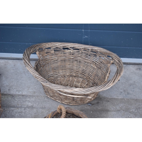 363 - A good collection of wicker baskets of various forms to include shallow examples, wall hanging baske... 