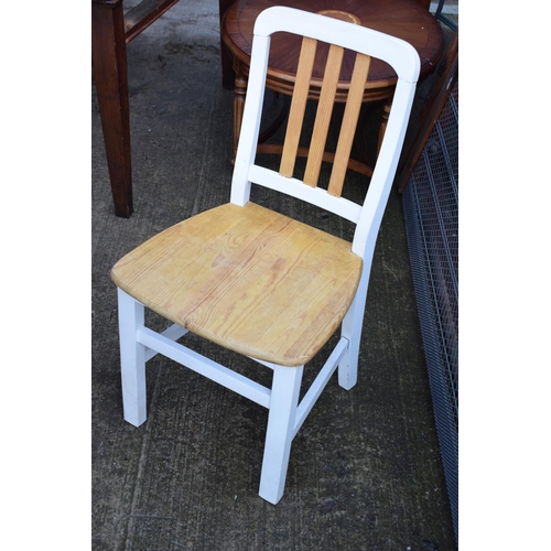 395 - A 20th century pine-topped kitchen table with a single draw and 2 dining chairs decorated with a vin... 