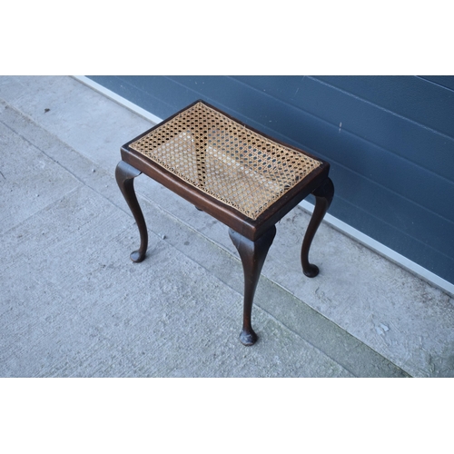 320 - An early 20th century wooden piano stool on cabriole legs. 51 x 36 x 45cm tall.