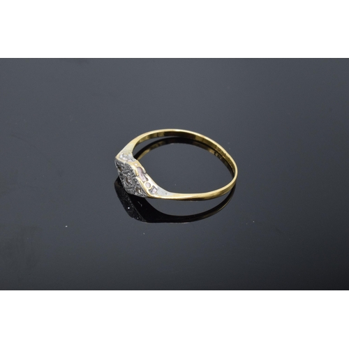 422 - 18ct gold and platinum ladies ring with illusion set diamonds. UK size N/O. 1.1 grams.