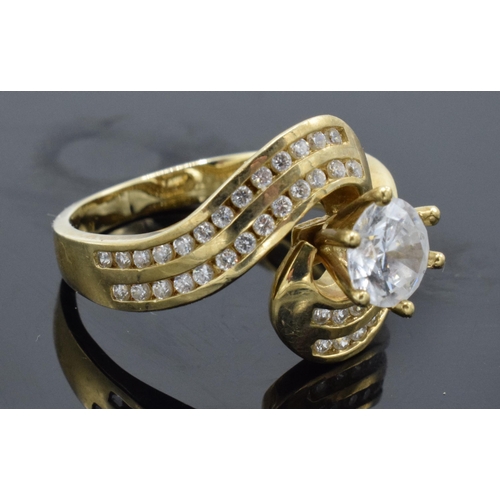 433 - 9ct gold ladies ring. 5.1 grams. Set with semi-precious stones. UK size P.