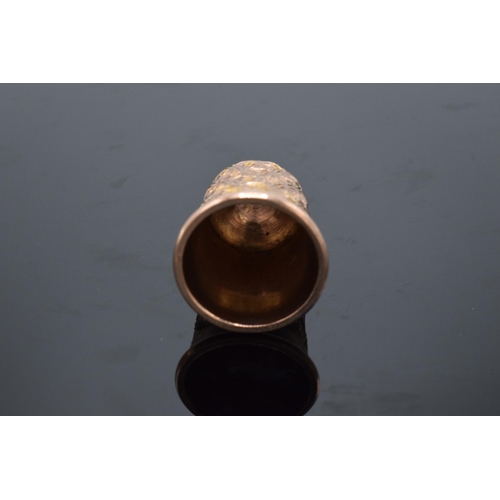 440 - 9ct gold thimble. 4.7 grams.