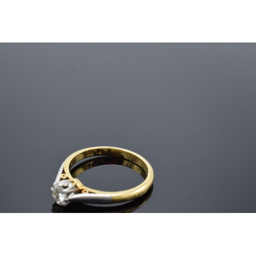 463 - 18ct gold and platinum diamond solitaire ring (0.37ct). 3.9 grams. Diamond is chipped.