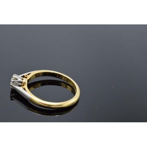 463 - 18ct gold and platinum diamond solitaire ring (0.37ct). 3.9 grams. Diamond is chipped.