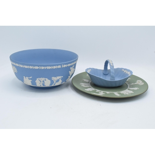 56 - A collection of Wedgwood Jasperware to include a blue bowl, blue basket and a green plate (3). In go... 