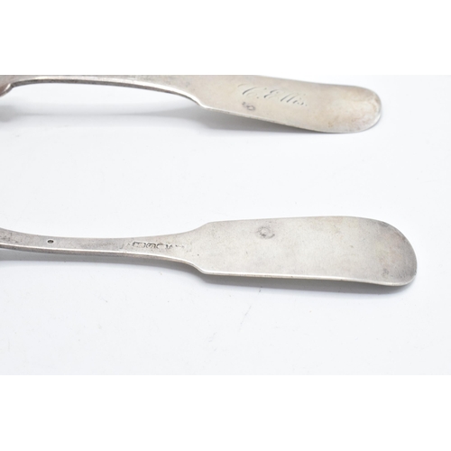 225W - A pair of American Psuedo tea spoons with English hallmarks (2). 40.8 grams.