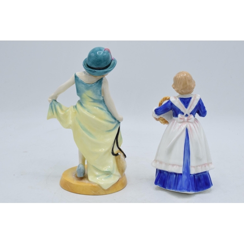 119 - Royal Doulton figures Quiet, They're Sleeping HN3657 and Dressing Up HN3300 limited edition (2). In ... 