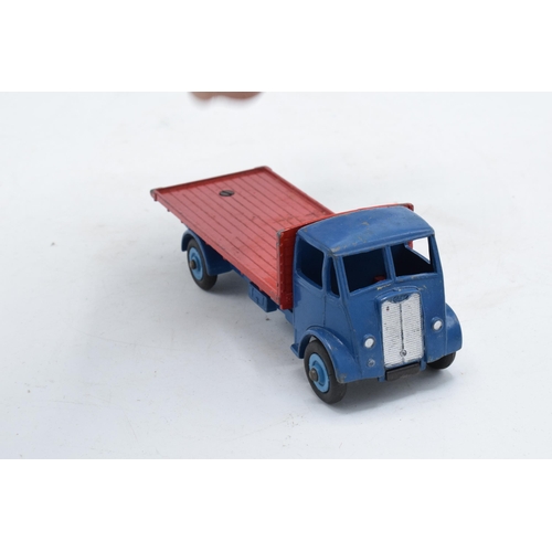 341 - Boxed Dinky Toys 512 Guy Flat Truck. In good condition with some evidence of use and play-wear such ... 